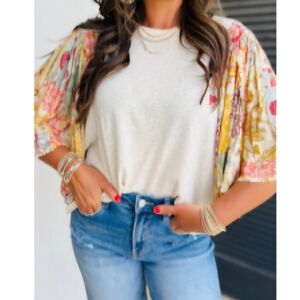 166 BOUTIQUE NWOT Cream Graphic Relaxed Blouse